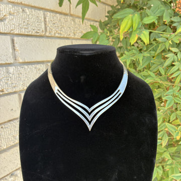 V Collar