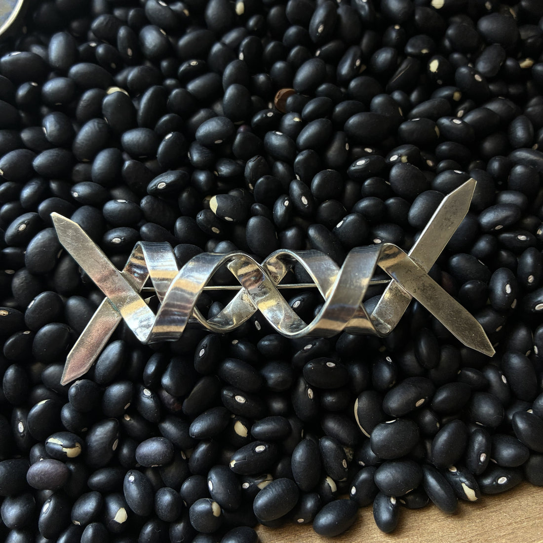 Silver Ribbon Brooch