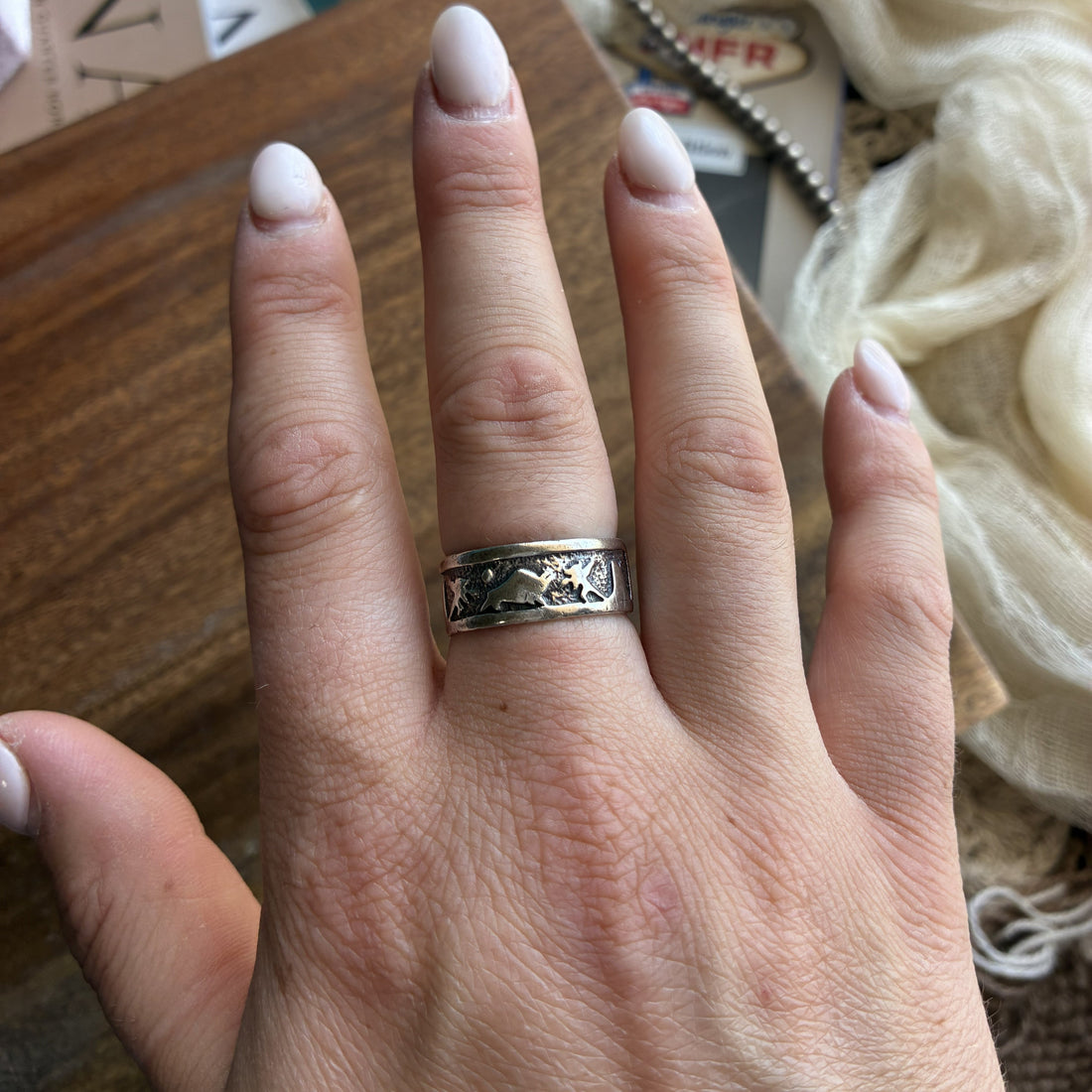 Hunting Scene Storyteller Ring
